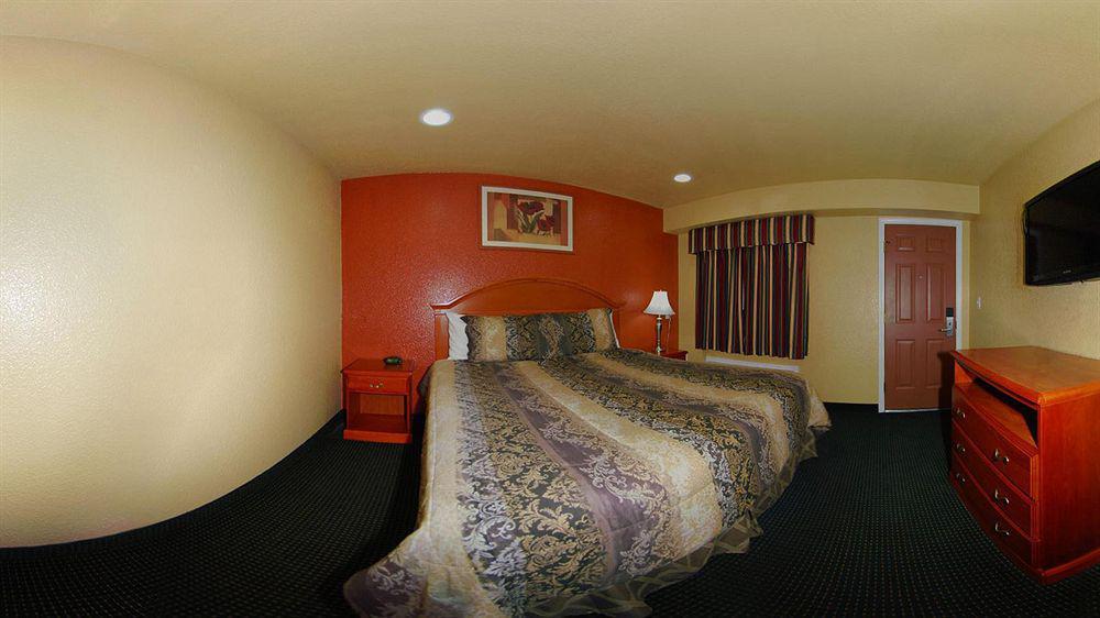 Woodridge Inn And Suites ไมอามี ภายนอก รูปภาพ